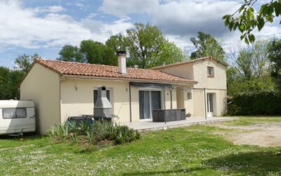 205 000 € – Labruguière 81 – Maison individuelle de plain pied avec terrasses et jardin clos – Vendu